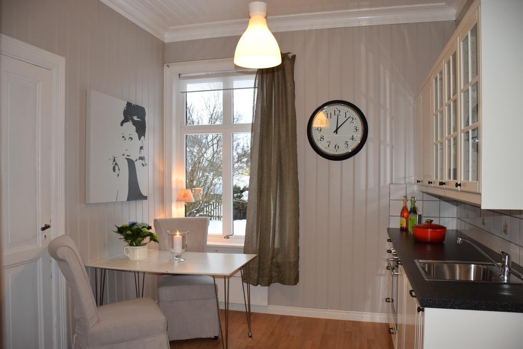 Hotel Dosen Gard Luster Pokoj fotografie